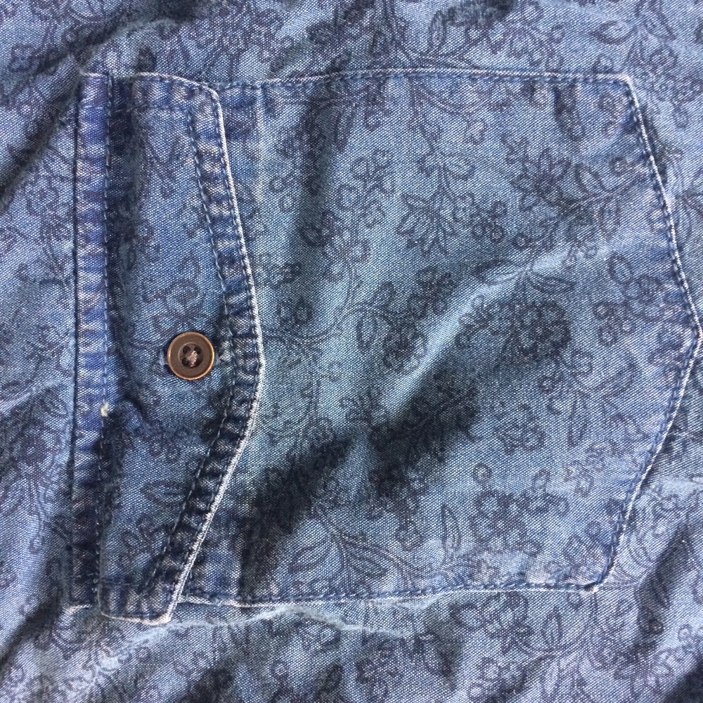 Chambray denim floral shirt! Mossimo